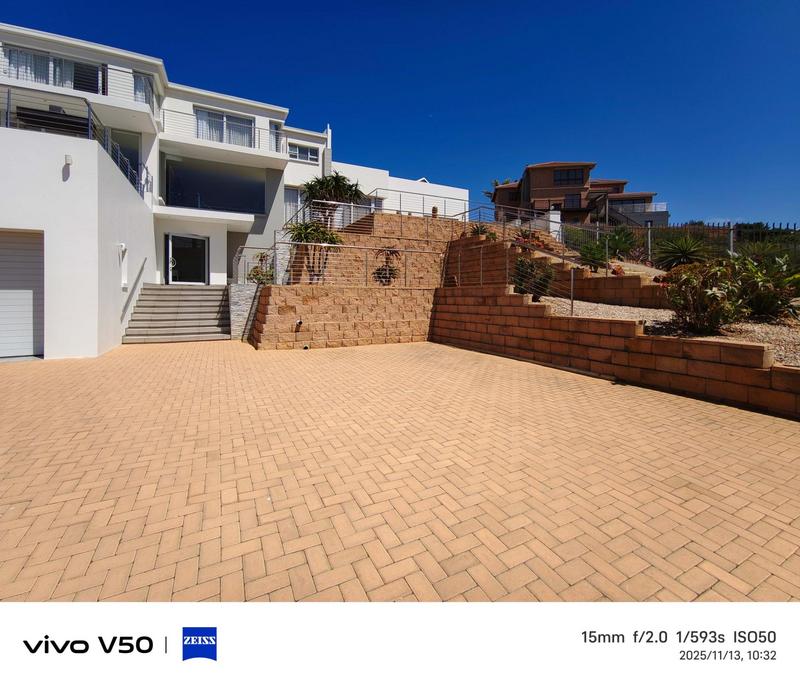 4 Bedroom Property for Sale in Hartenbos Heuwels Western Cape